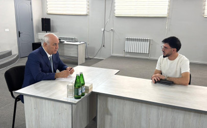 Nərimanov rayonunda Rayon İcra Hakimiyyətinin başçısı Ramiz Həsənovun sakinlərlə növbəti səyyar qəbulu keçirildi.