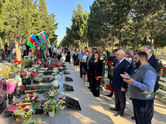 27 Sentyabr – Anım Günü ilə əlaqədar Zəngilan Rayon İcra Hakimiyyətinin təşkilatçılığı ilə Azərbaycanın ərazi bütövlüyünün bərpası uğrunda canından keçmiş şəhidlərin əziz xatirəsi ehtiramla yad edildi