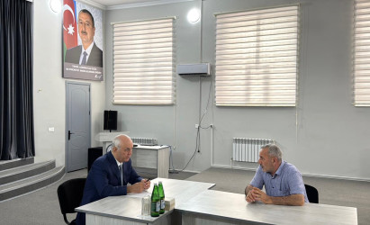 Nərimanov rayonunda Rayon İcra Hakimiyyətinin başçısı Ramiz Həsənovun sakinlərlə növbəti səyyar qəbulu keçirildi.