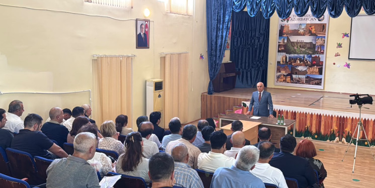 Vətəndaş məmnunluğunun təmin olunması, sakinlərin müraciətlərinə həssas yanaşılması və problemlərin yerində öyrənilməsi məqsədilə səyyar qəbullar mütəmadi olaraq davam etdirilir.